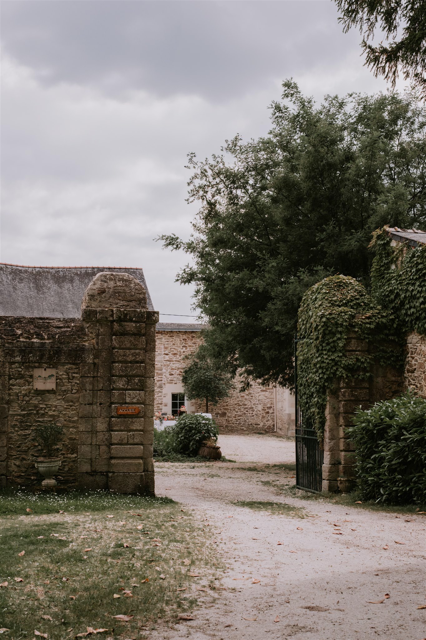 éco domaine du Chalonge porche d'entrée