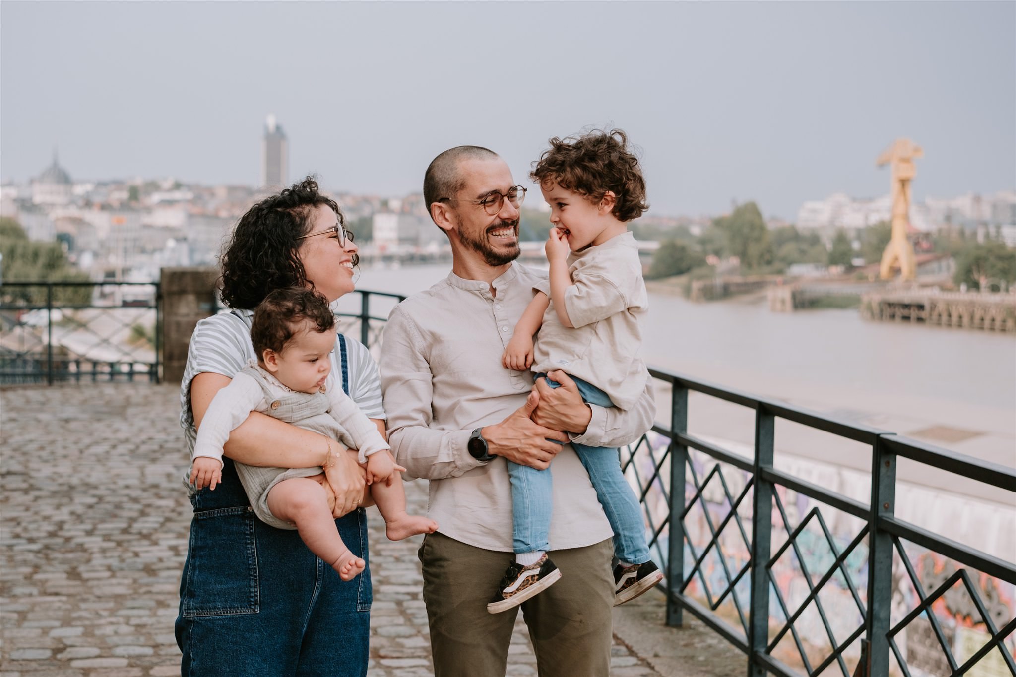 Home séance photo en famille butte sainte Anne Nantes