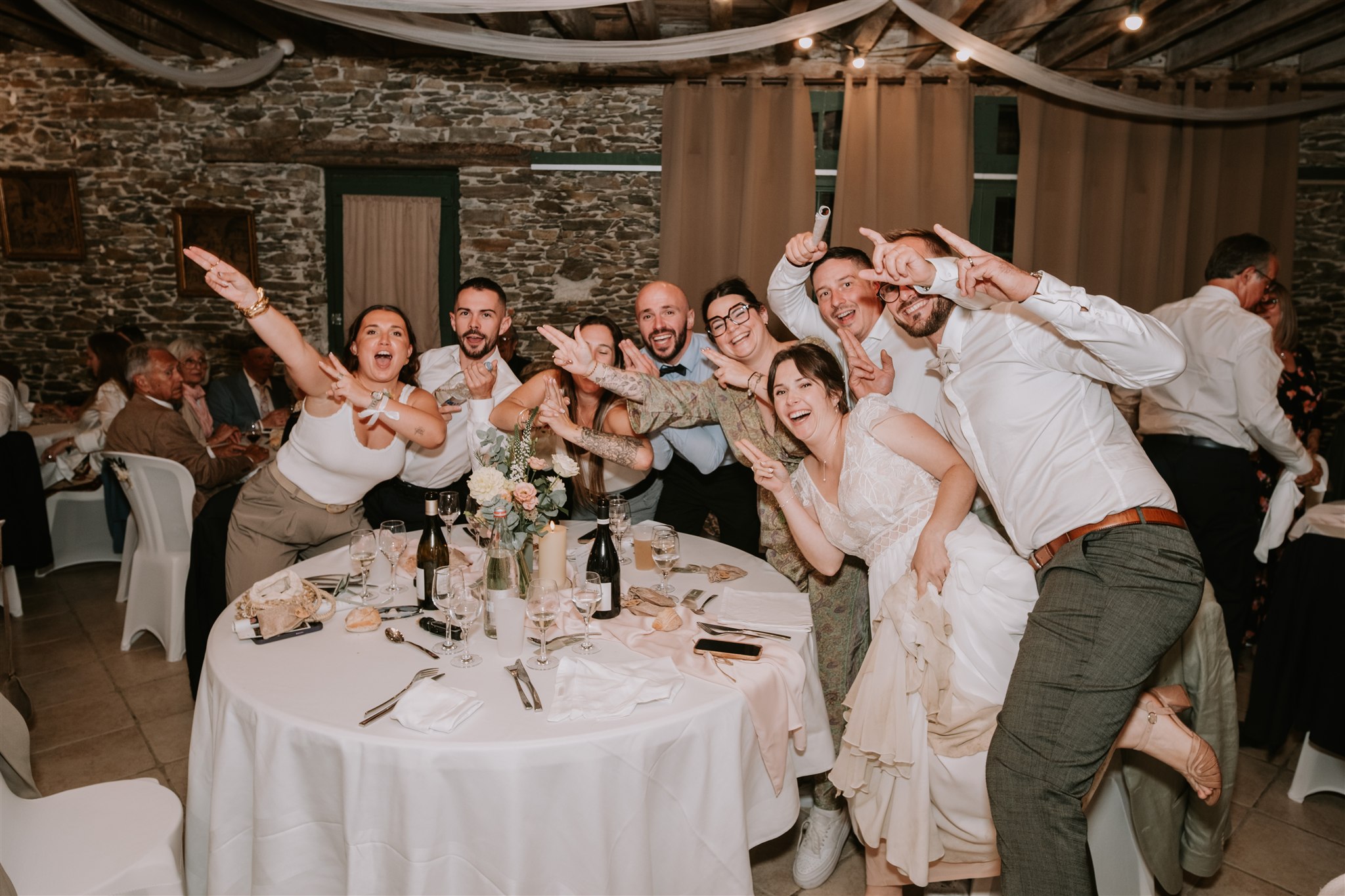 Un mariage à la Cour des Montys avec Marion et Maxime photo de table fun cour des montys