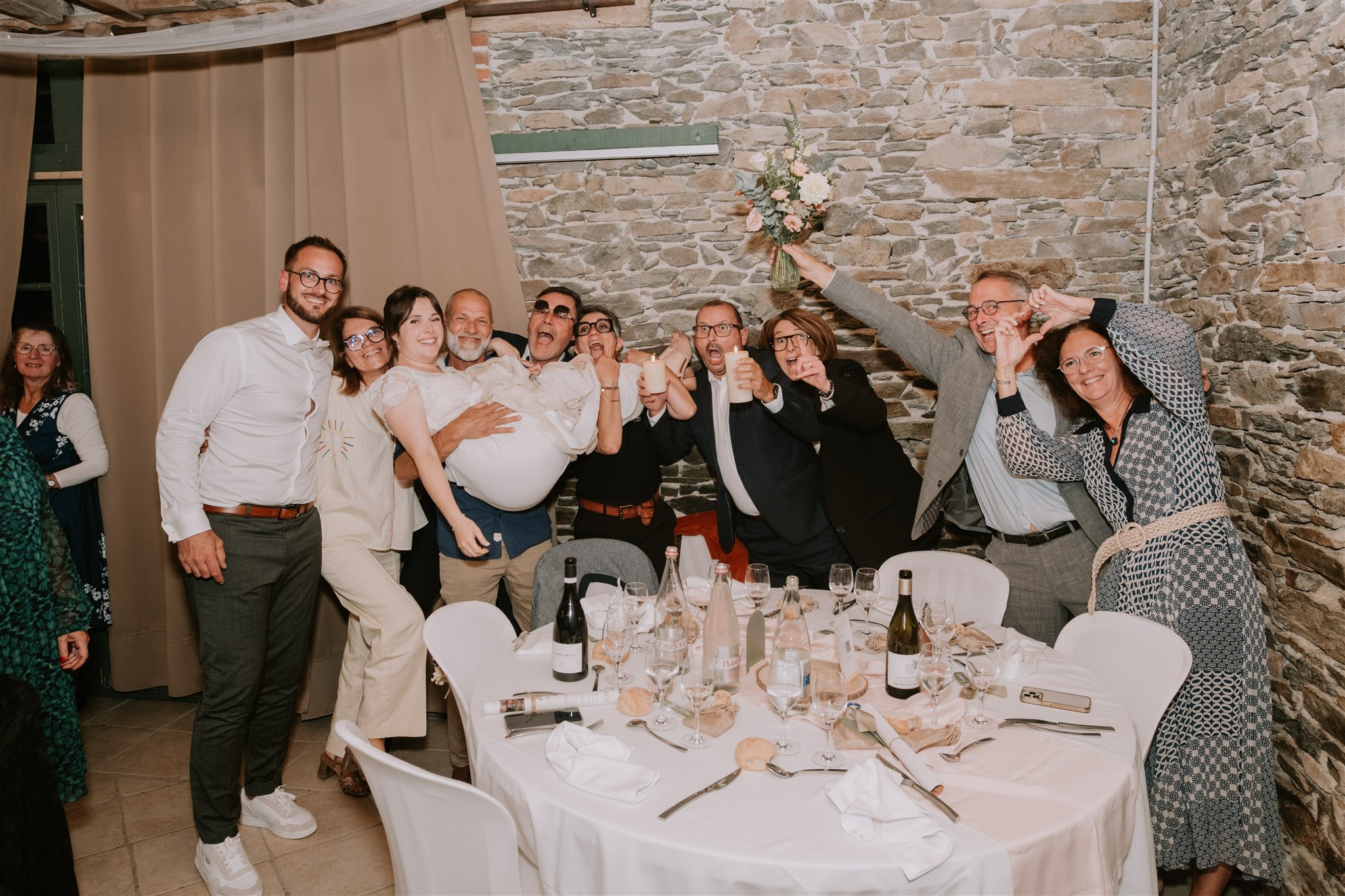 Un mariage à la Cour des Montys avec Marion et Maxime photo de table fun cour des montys